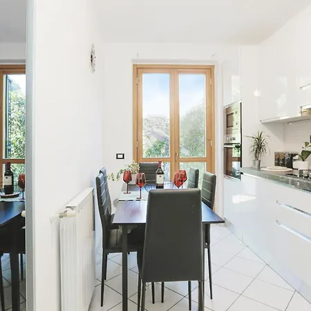 Prestige - 5 Min From The Train Station - Garden And Private Parking *