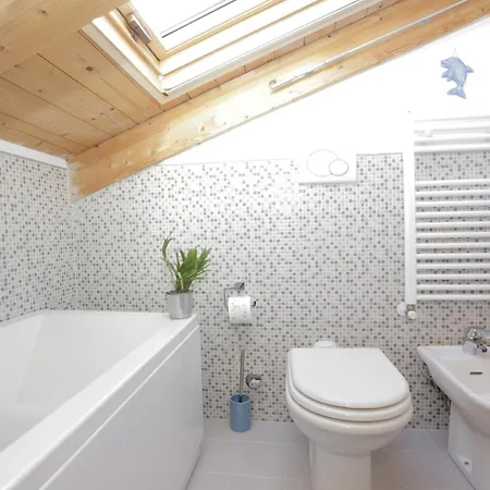 Willa Prestige - 5 Min From The Train Station - Garden And Private Parking