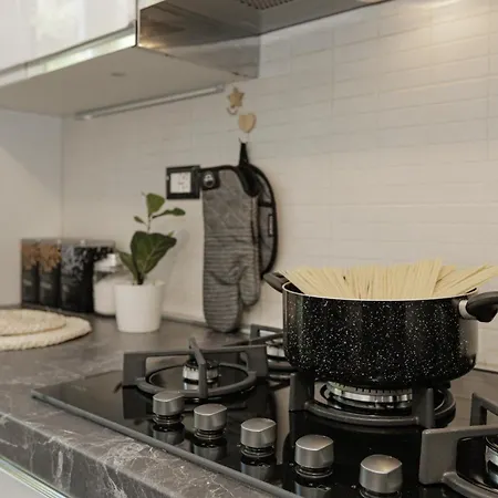 Prestige - 5 Min From The Train Station - Garden And Private Parking Willa