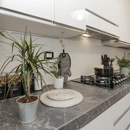 Prestige - 5 Min From The Train Station - Garden And Private Parking * Lunense