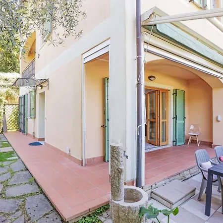 Prestige - 5 Min From The Train Station - Garden And Private Parking Vila Lunense