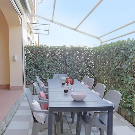 Vila Prestige - 5 Min From The Train Station - Garden And Private Parking