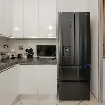 Prestige - 5 Min From The Train Station - Garden And Private Parking